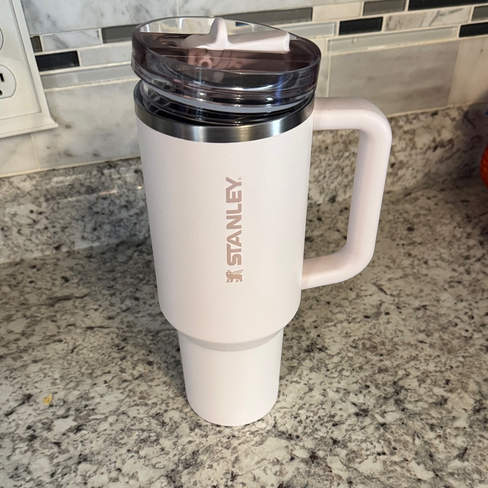 Stanley light pink 40oz